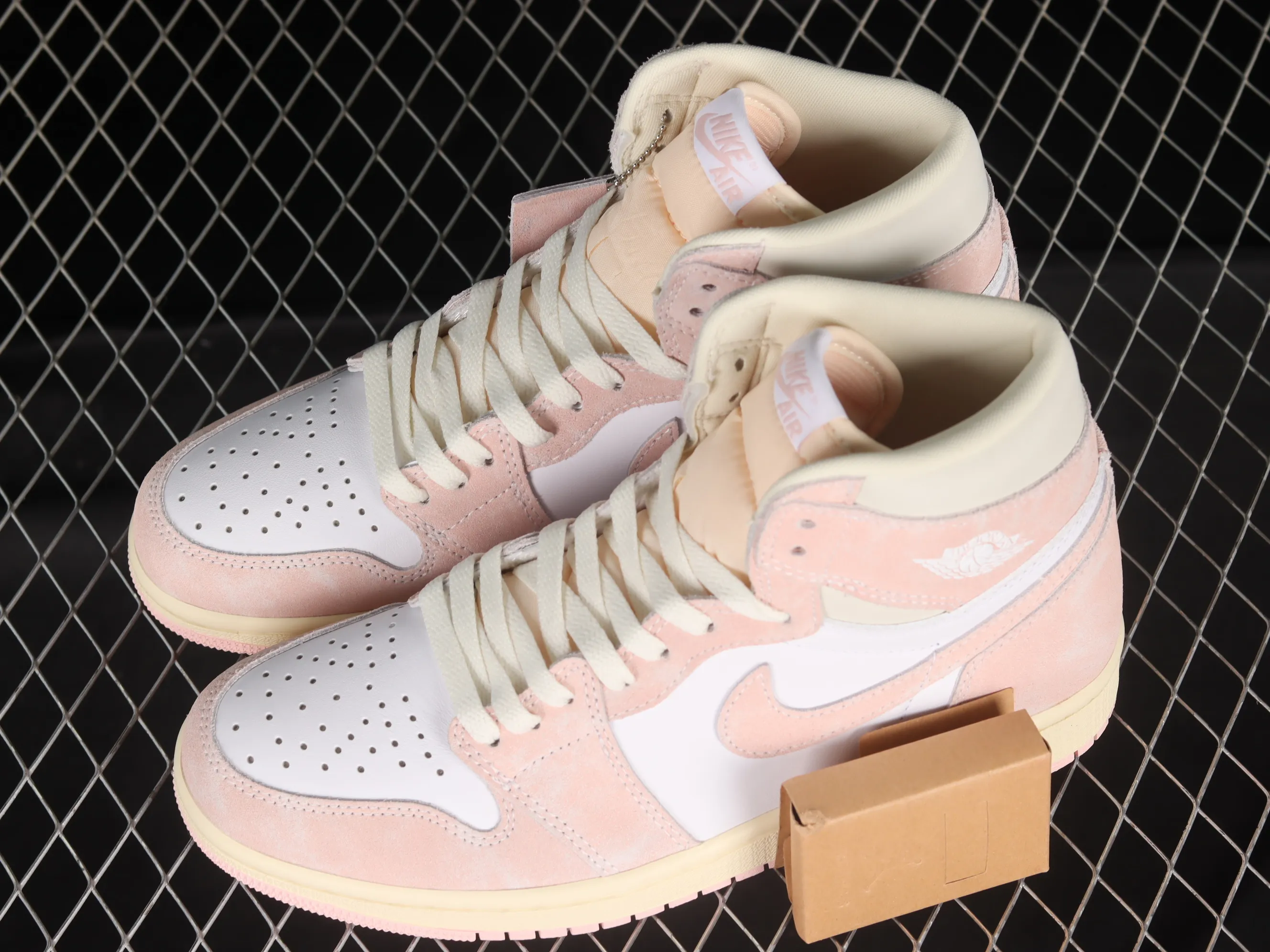 All categories Air Jordan Jordan series basketball shoes Air Jordan 1 High Air Jordan 1 High OG "Washed Pink" AJ1 Joe 1 washed pink high-top basketball shoes FD2596-600